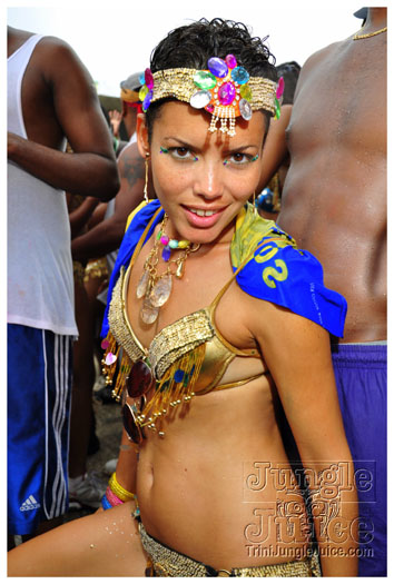 kadooment_day_2011_pt2-246