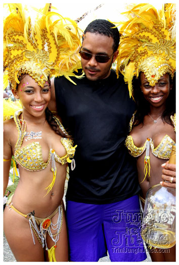 kadooment_day_2011_pt2-263