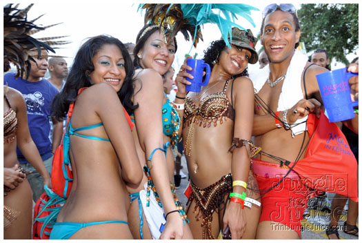 miami_carnival_2011_part5-185