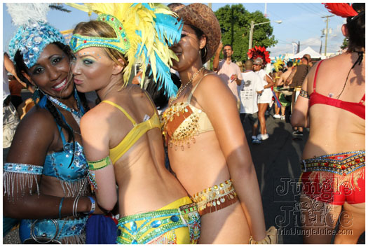 cayman_carnival_2011_part2-194
