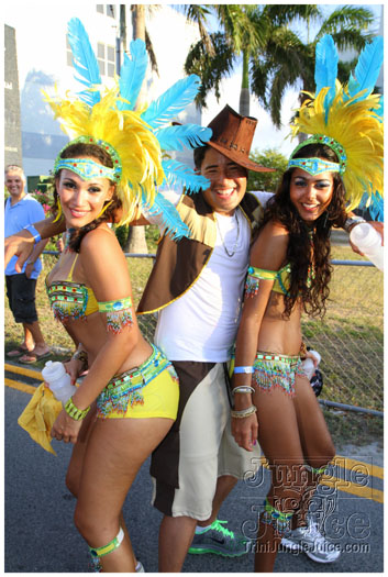 cayman_carnival_2011_part2-209