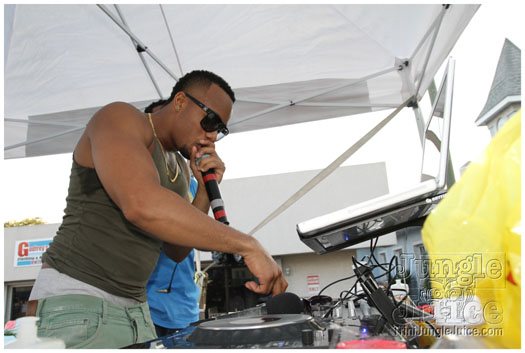 cayman_carnival_2011_part2-228