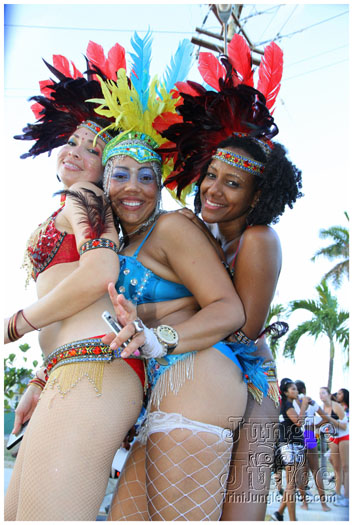 cayman_carnival_2011_part2-242