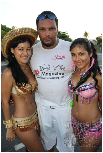 cayman_carnival_2011_part2-254
