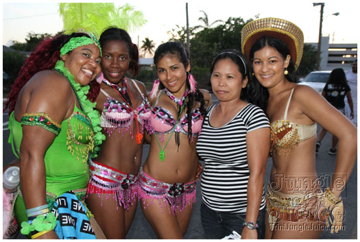 cayman_carnival_2011_part2-258