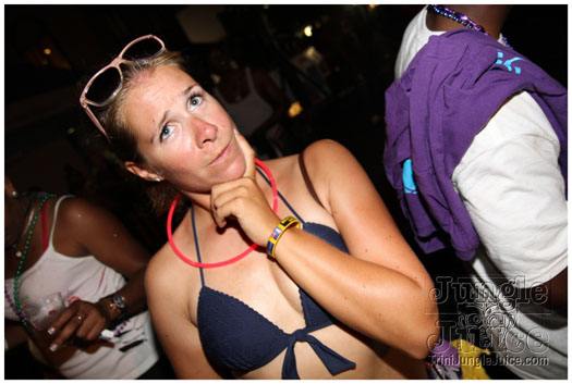cayman_carnival_2011_part2-274