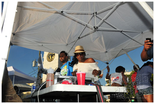 cayman_carnival_2011_part3-170