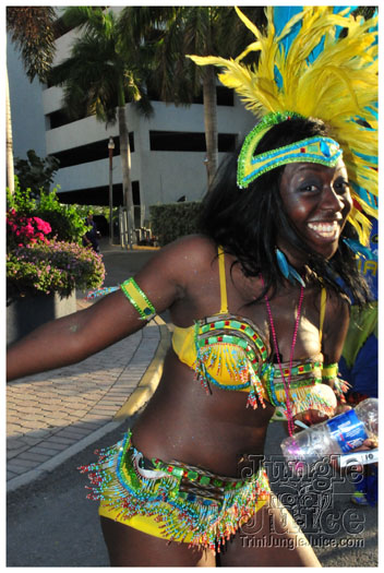 cayman_carnival_2011_part3-240