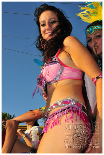 cayman_carnival_2011_part3-256