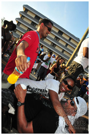 cayman_carnival_2011_part3-258