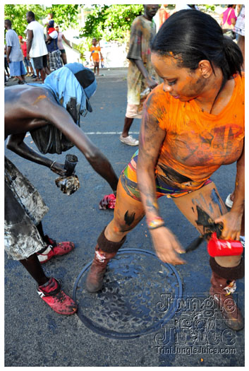 spicemas_jouvert_2011_pt1-257