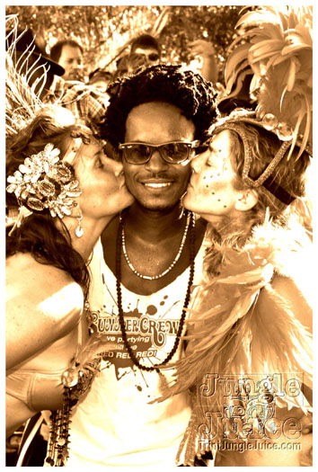 grenada_carnival_tues_2011_pt1-177