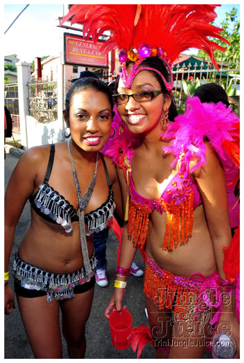 grenada_carnival_tues_2011_pt1-217