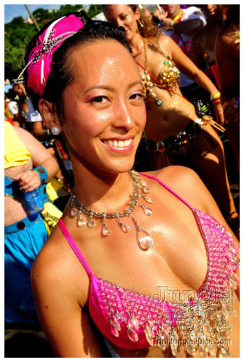 grenada_carnival_tues_2011_pt1-228