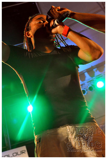 colour_me_red_2011-285