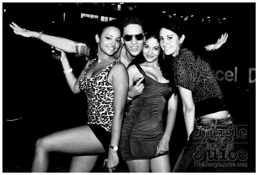 colour_me_red_2011-296