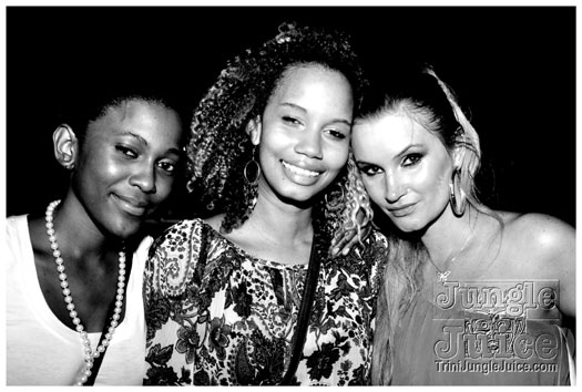 colour_me_red_2011-297