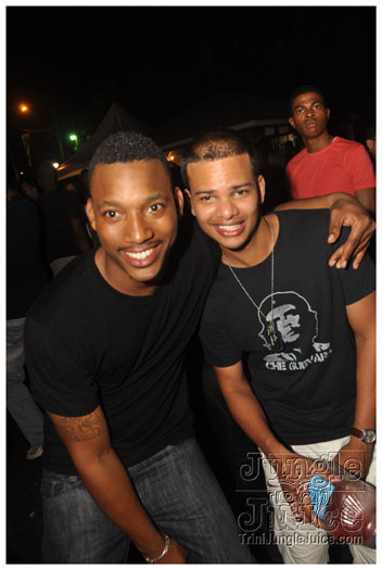 blue_range_cooler_fete_2011-166