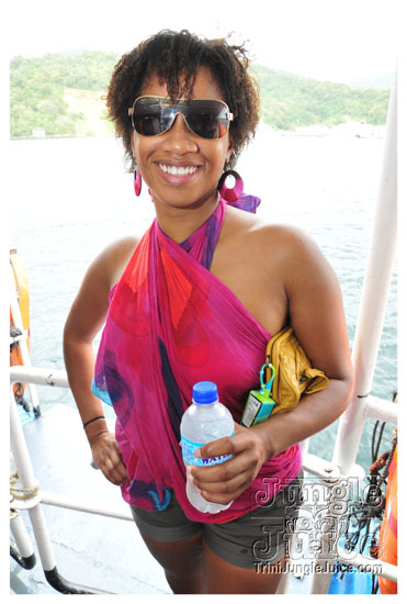 silent_morning_trini_2011-183