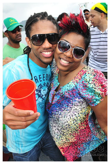 silent_morning_trini_2011-204