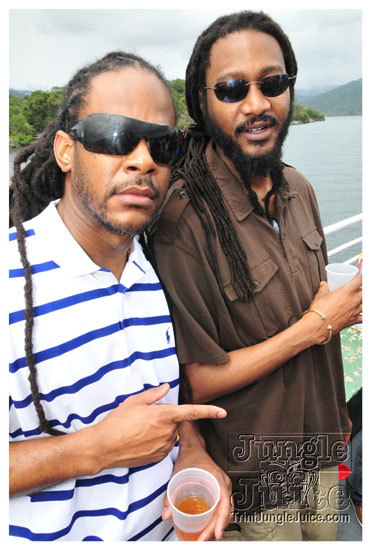silent_morning_trini_2011-210
