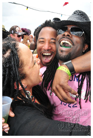 silent_morning_trini_2011-211