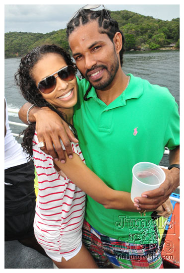 silent_morning_trini_2011-213