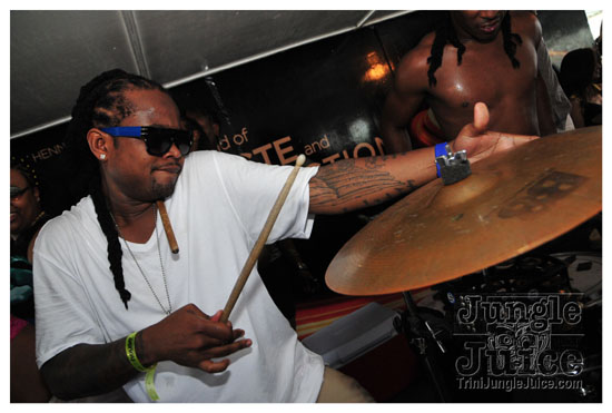 silent_morning_trini_2011-229
