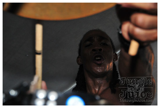 silent_morning_trini_2011-232