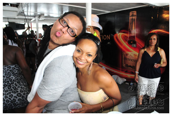 silent_morning_trini_2011-239