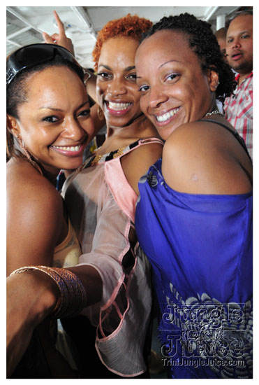 silent_morning_trini_2011-242