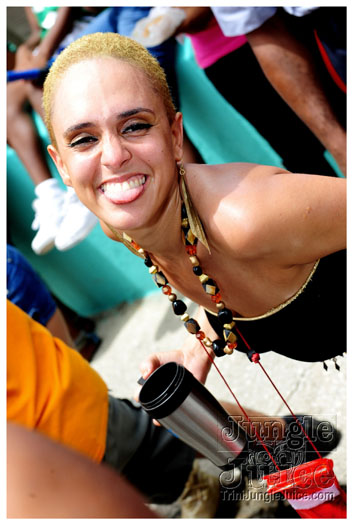 kadooment_day_baje_2012-215