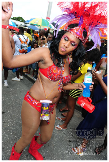 kadooment_day_blue_box_2012-055