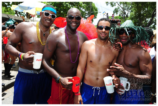 kadooment_day_blue_box_2012-075