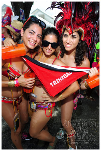 kadooment_day_blue_box_2012-077