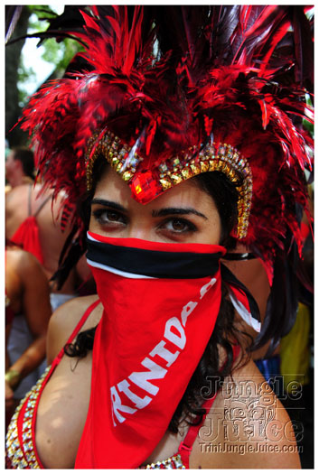 kadooment_day_blue_box_2012-081