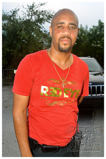 red_eye_2012-065