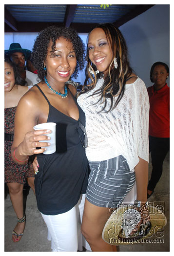shades_2012-131