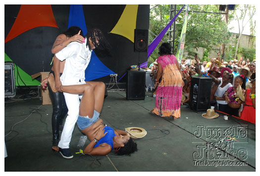 shades_2012-187