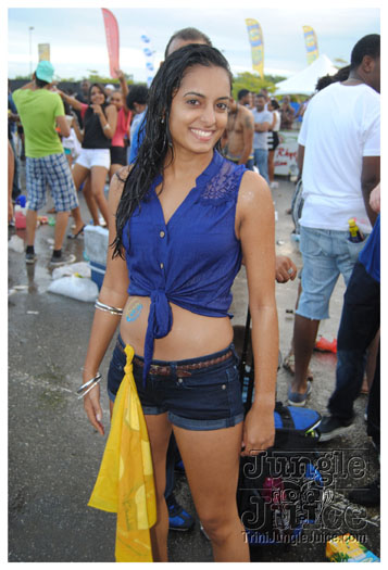 black_to_blue_2013-202