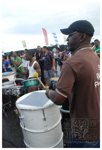 black_to_blue_2013-228