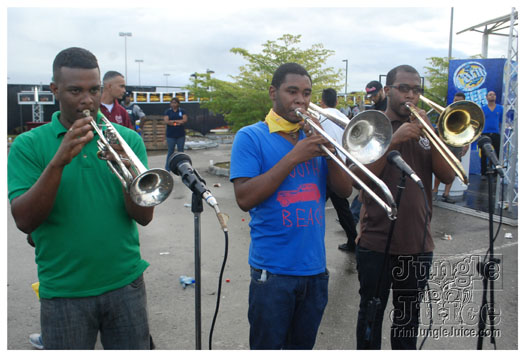 black_to_blue_2013-230