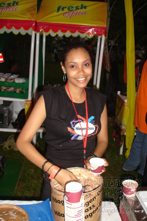 beach_house_carnival_2006-212