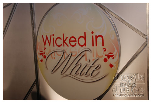 wicked_in_white_2009-199