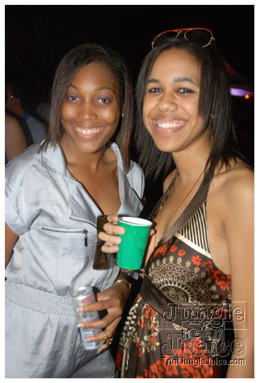 beach_house_carnival_2010_pt2-185
