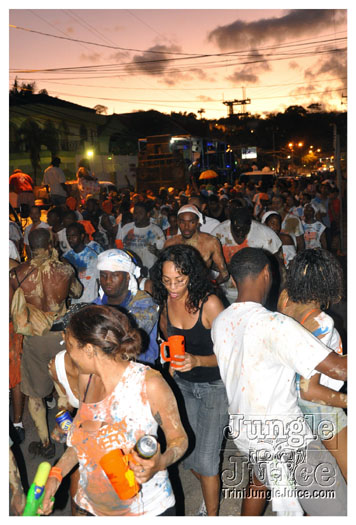 dirty_dozen_jouvert_2010-077