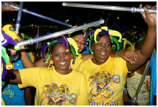 grenada_mon_night_mas_aug9-020