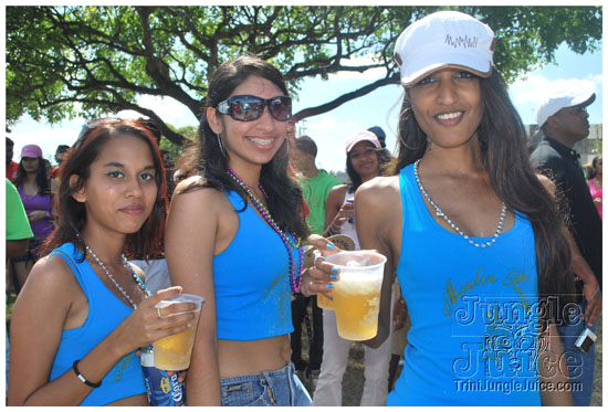 monkey_juice_campus_carnival_2010-044