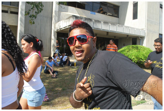 monkey_juice_campus_carnival_2010-058