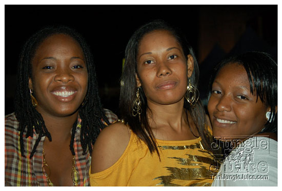 uwi_splash_2010-102